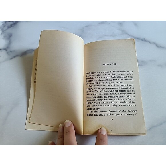 A Regency Romance Sally Marion Chesney Writing As Jennie Tremaine Paperback - Picture 5 of 10